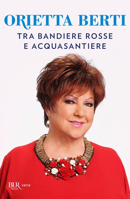 Tra bandiere rosse e acquasantiere